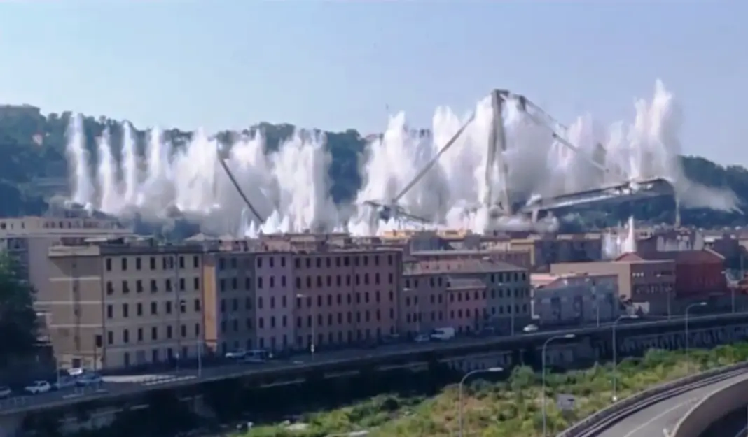 pontes que caíram ll ponte morandi collapse (2)
